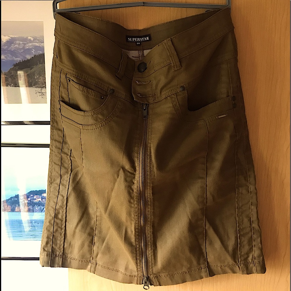 Superstar Canvas Skirt Zipper Front pockets size 38